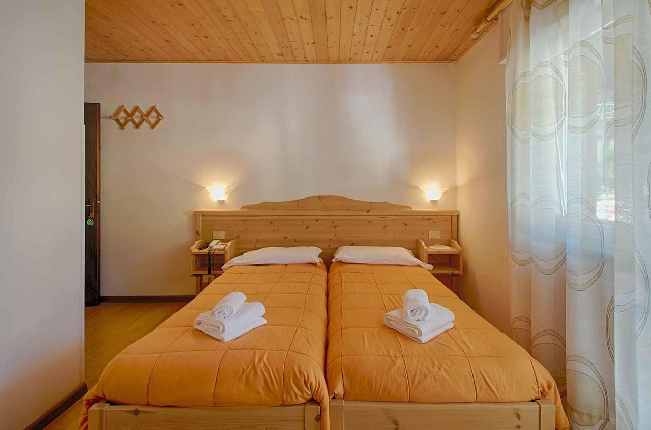 Hotel Aurora Rocca Pietore Luaran gambar